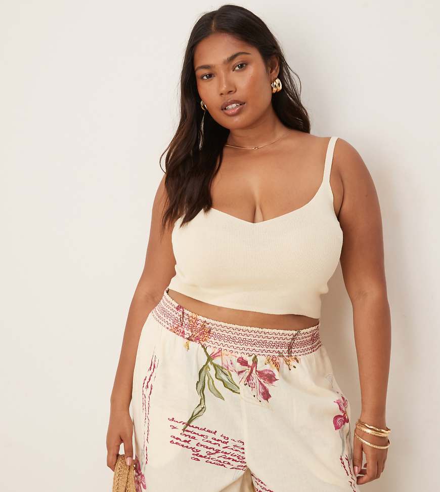 ASOS DESIGN Curve - Shorts mit gesmokter Taille und Blumenprint-Bunt von ASOS DESIGN