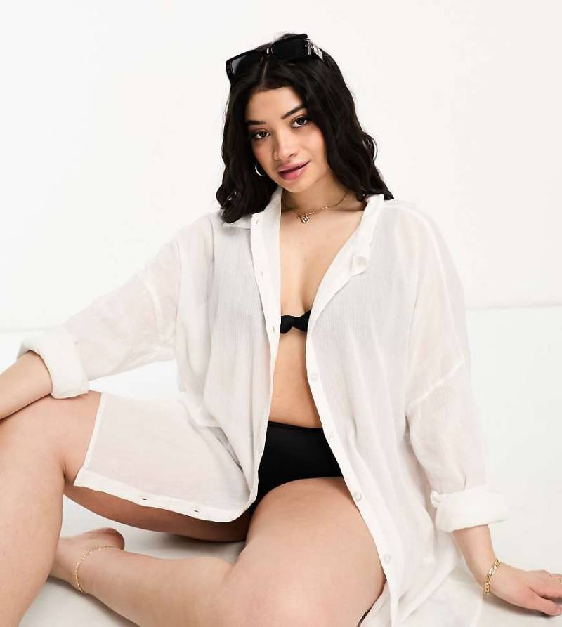 ASOS DESIGN Curve - Strandhemd aus Baumwolle in Weiß mit Knitterstruktur von ASOS Curve
