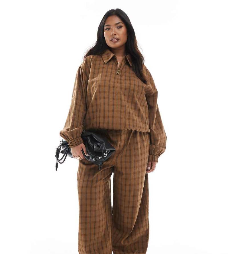 ASOS DESIGN Curve - Strukturierte, karierte Hose in Senfgelb mit Barrel-Passform, elastischem Bund und Nahtdetail, Kombiteil von ASOS DESIGN