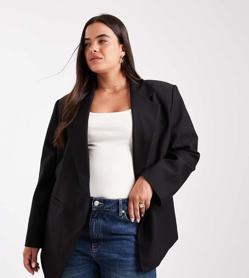 ASOS DESIGN Curve - Taillierter Blazer in Schwarz mit elegantem Flair ASOS DESIGN Curve - Taillierter Blazer in Schwarz mit elegantem Flair von ASOS DESIGN