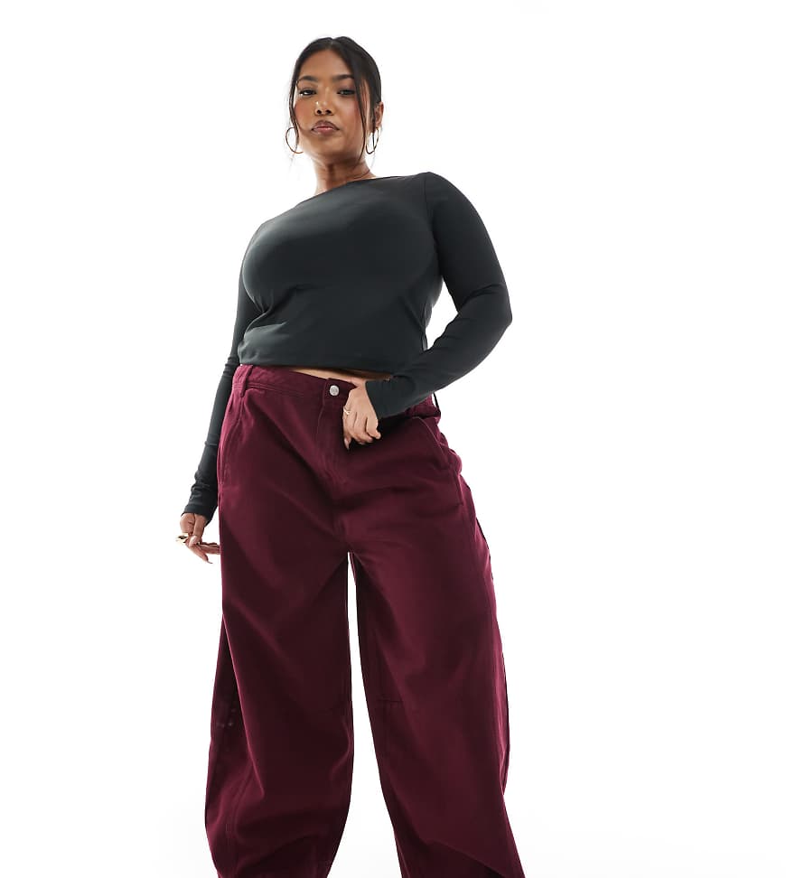 ASOS DESIGN Curve - gesäumte Barrel-Hose in dunklem Kirschrot mit abgerundetem Beinschnitt ASOS DESIGN Curve - gesäumte Barrel-Hose in dunklem Kirschrot mit abgerundetem Beinschnitt von ASOS DESIGN