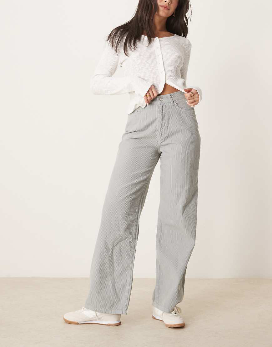 ASOS DESIGN - Dad-Jeans aus Cord in Grau von ASOS DESIGN