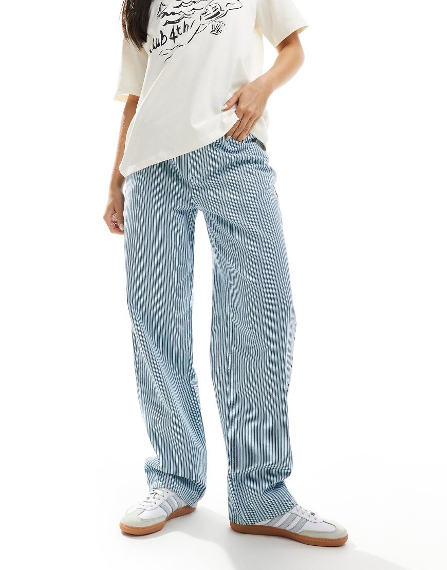 ASOS DESIGN - Dad-Jeans in Blau gestreift von ASOS DESIGN