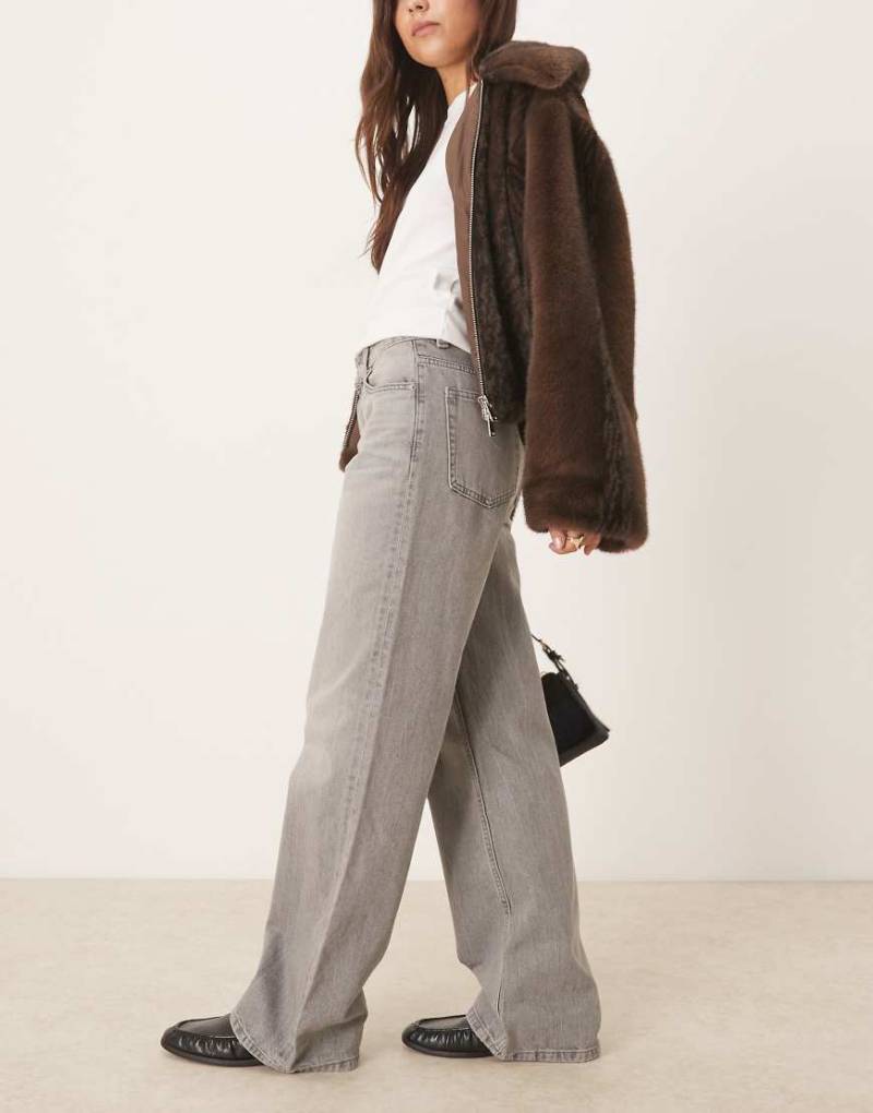 ASOS DESIGN - Dad-Jeans in Grau mit weitem Schnitt von ASOS DESIGN