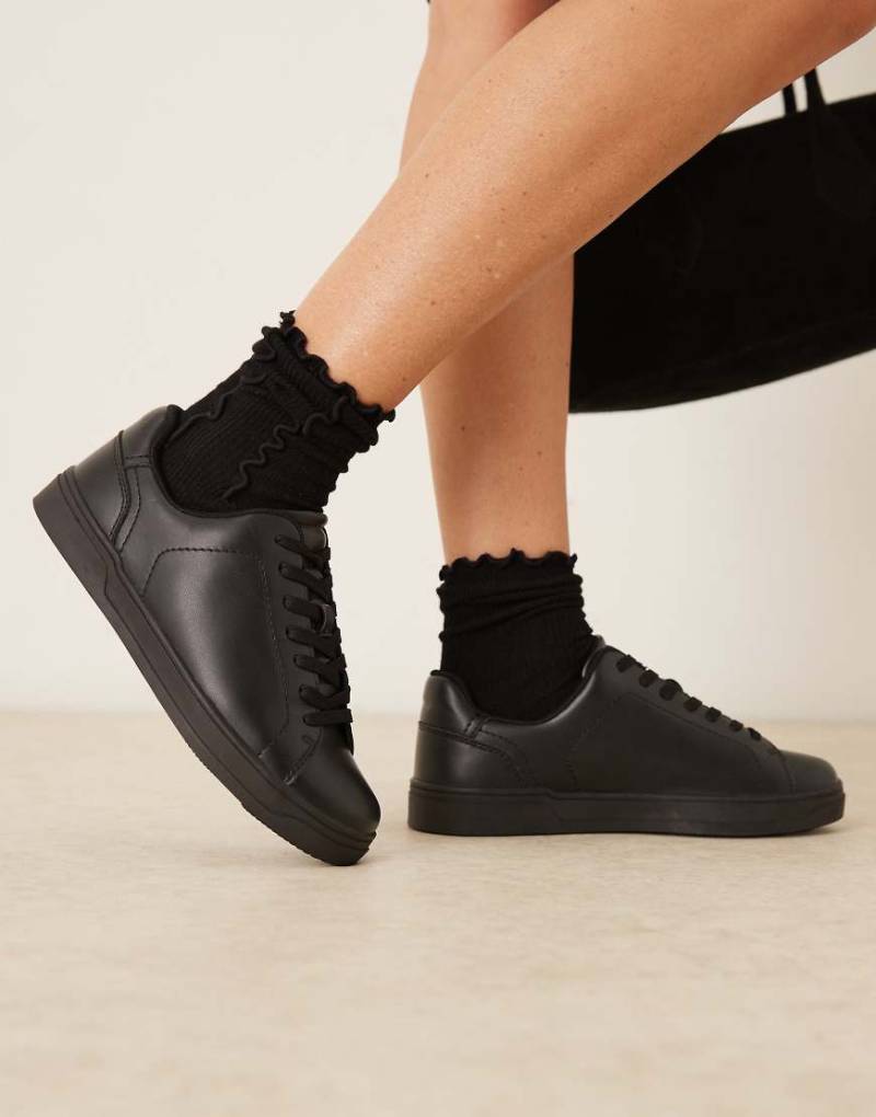 ASOS DESIGN - Delta - Schnür-Sneaker in Schwarz von ASOS DESIGN