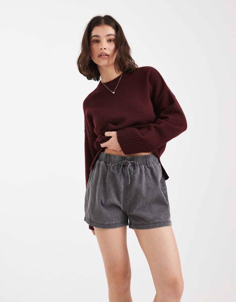ASOS DESIGN - Denim-Joggingshorts in Grau von ASOS DESIGN