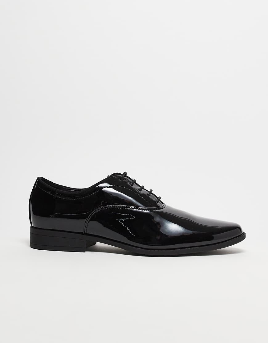 ASOS DESIGN - Derby-Schnürschuhe in Lackschwarz ASOS DESIGN - Derby-Schnürschuhe in Lackschwarz von ASOS DESIGN