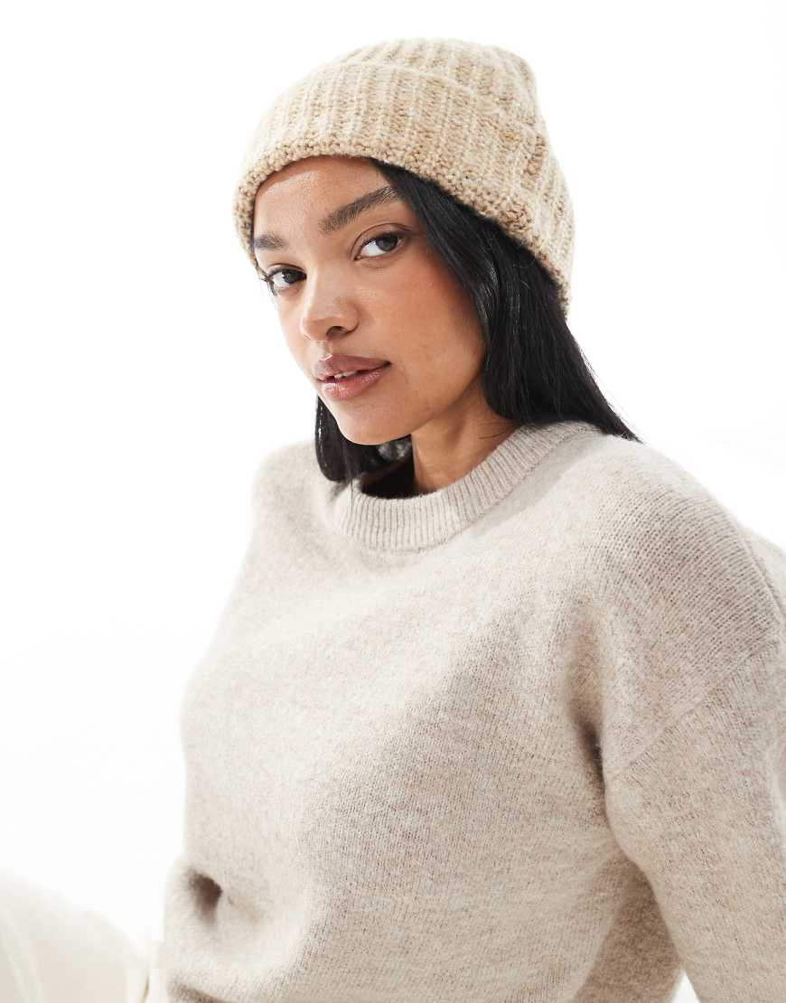 ASOS DESIGN - Dicke Strickmütze in Hellbeige-Neutral von ASOS DESIGN