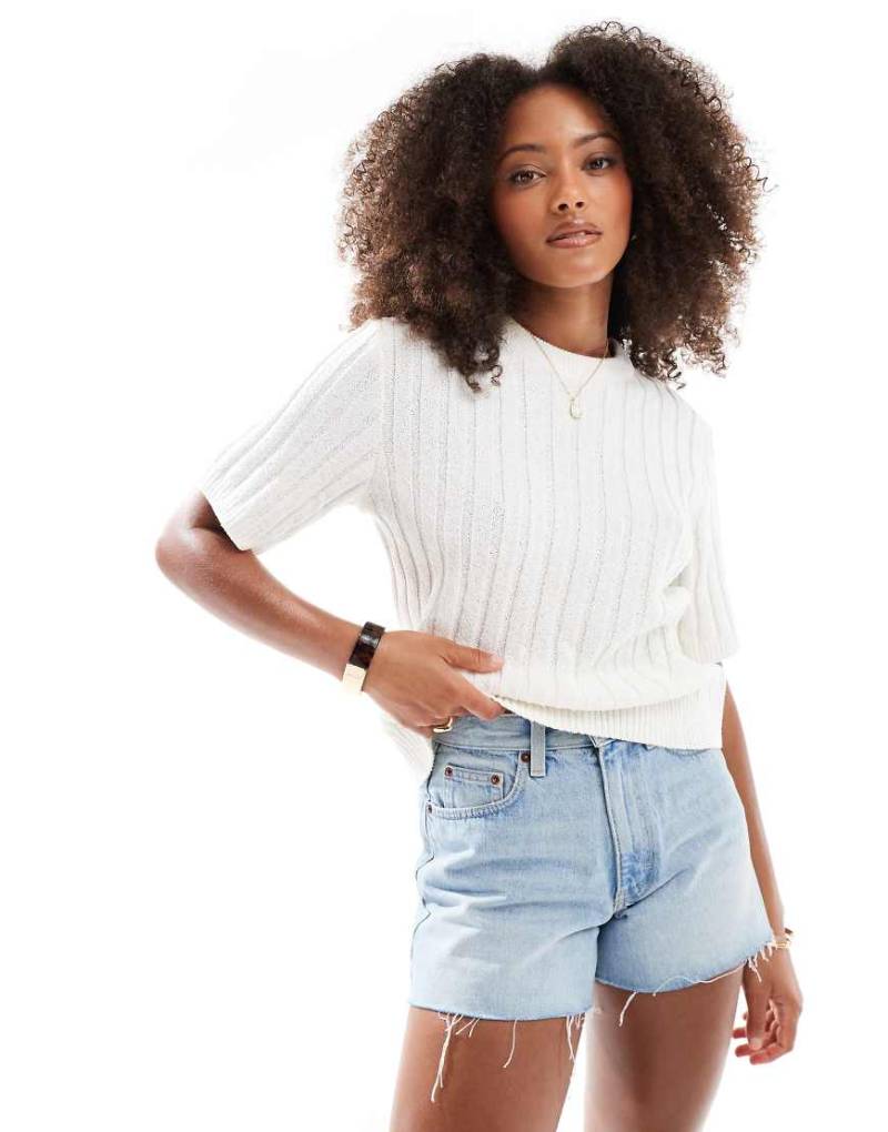 ASOS DESIGN - Dicker Pullover in Ecru mit halblangen Ärmeln-Weiß von ASOS DESIGN