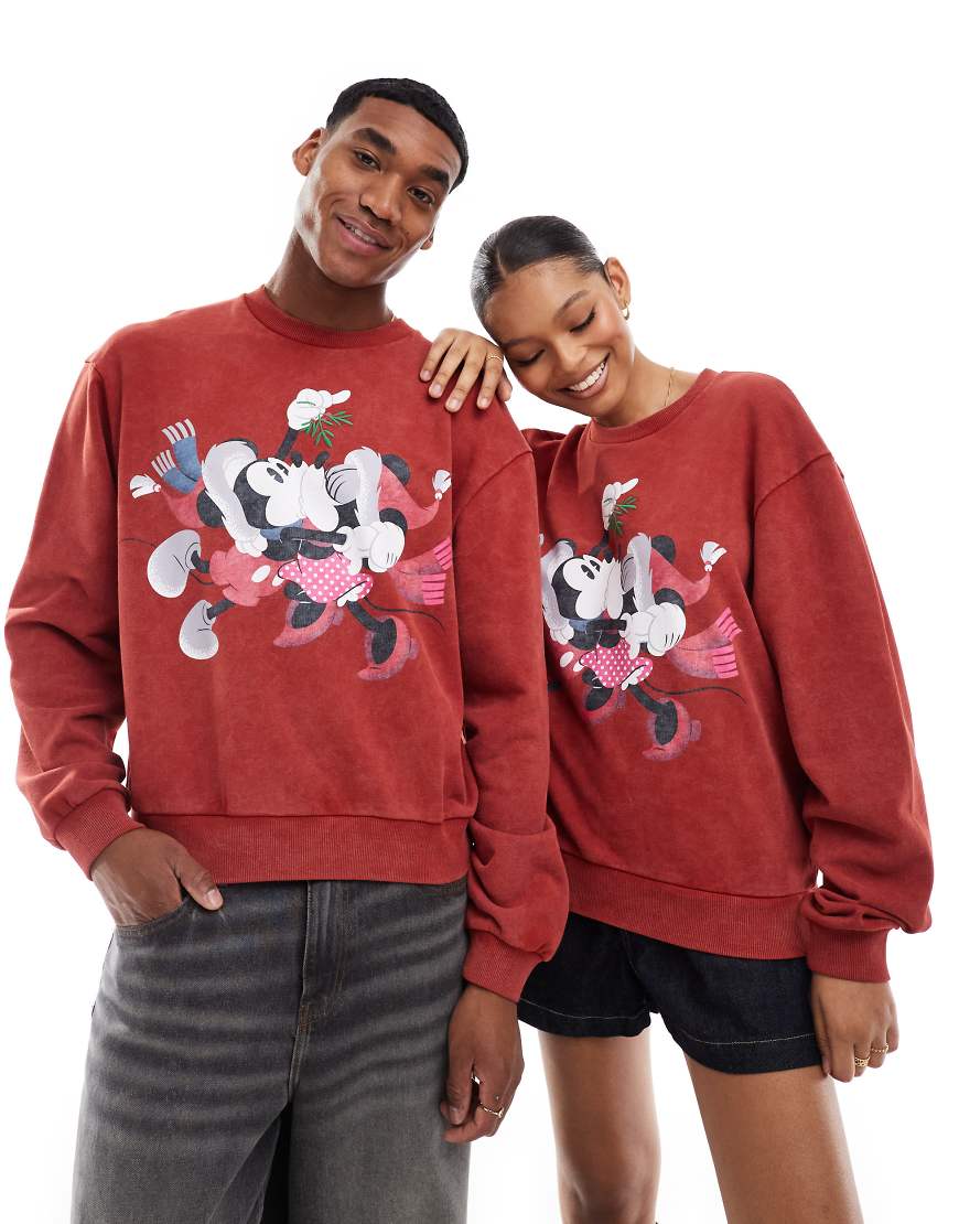ASOS DESIGN - Disney - Kastiges Oversize-Sweatshirt in Burgunderrot mit weihnachtlichem „Mickey- & Minnie-Maus"-Print ASOS DESIGN - Disney - Kastiges Oversize-Sweatshirt in Burgunderrot mit weihnachtlichem „Mickey- & Minnie-Maus"-Print von ASOS DESIGN