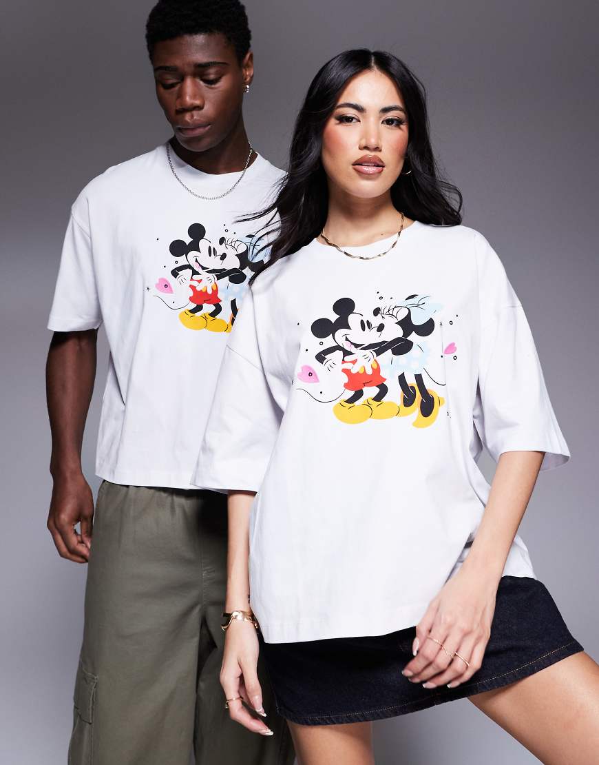 ASOS DESIGN - Disney - Kastiges Oversize-T-Shirt in Weiß mit Mickey & Minnie Mouse-Print mit Herzen ASOS DESIGN - Disney - Kastiges Oversize-T-Shirt in Weiß mit Mickey & Minnie Mouse-Print mit Herzen von ASOS DESIGN