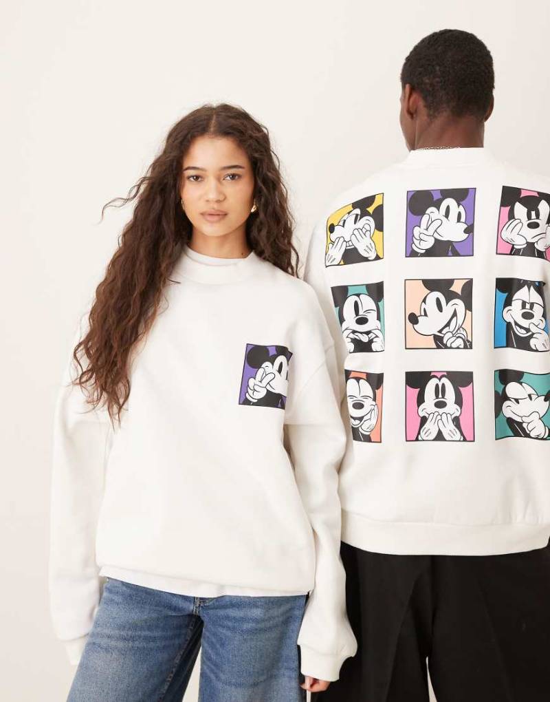 ASOS DESIGN - Disney - Kastiges Unisex-Sweatshirt in Weiß mit „Micky Maus"-Prints und Oversize-Schnitt von ASOS DESIGN