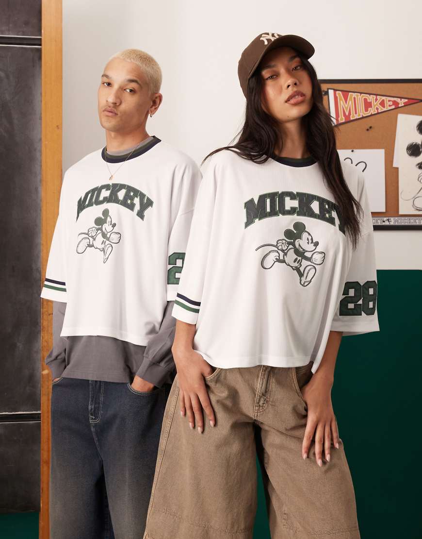 ASOS DESIGN - Disney - Lizenziertes Cropped Oversize-T-Shirt in Weiß mit „Mickey Mouse"-Print ASOS DESIGN - Disney - Lizenziertes Cropped Oversize-T-Shirt in Weiß mit „Mickey Mouse"-Print von ASOS DESIGN