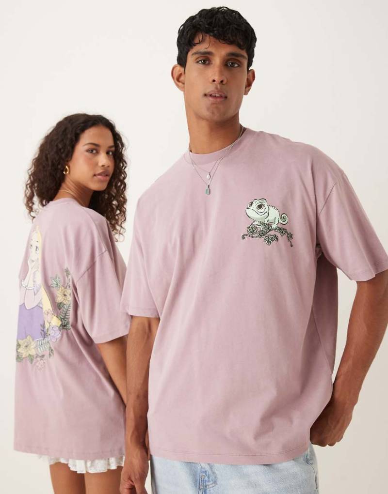 ASOS DESIGN - Disney - Oversize-T-Shirt in Rosa mit „Rapunzel - Neu verföhnt"-Prints von ASOS DESIGN