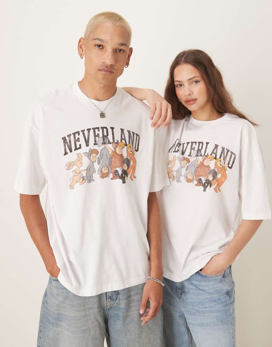 ASOS DESIGN - Disney - Oversized Unisex-T-Shirt in Weiß mit „Peter Pan Neverland"-Prints von ASOS DESIGN