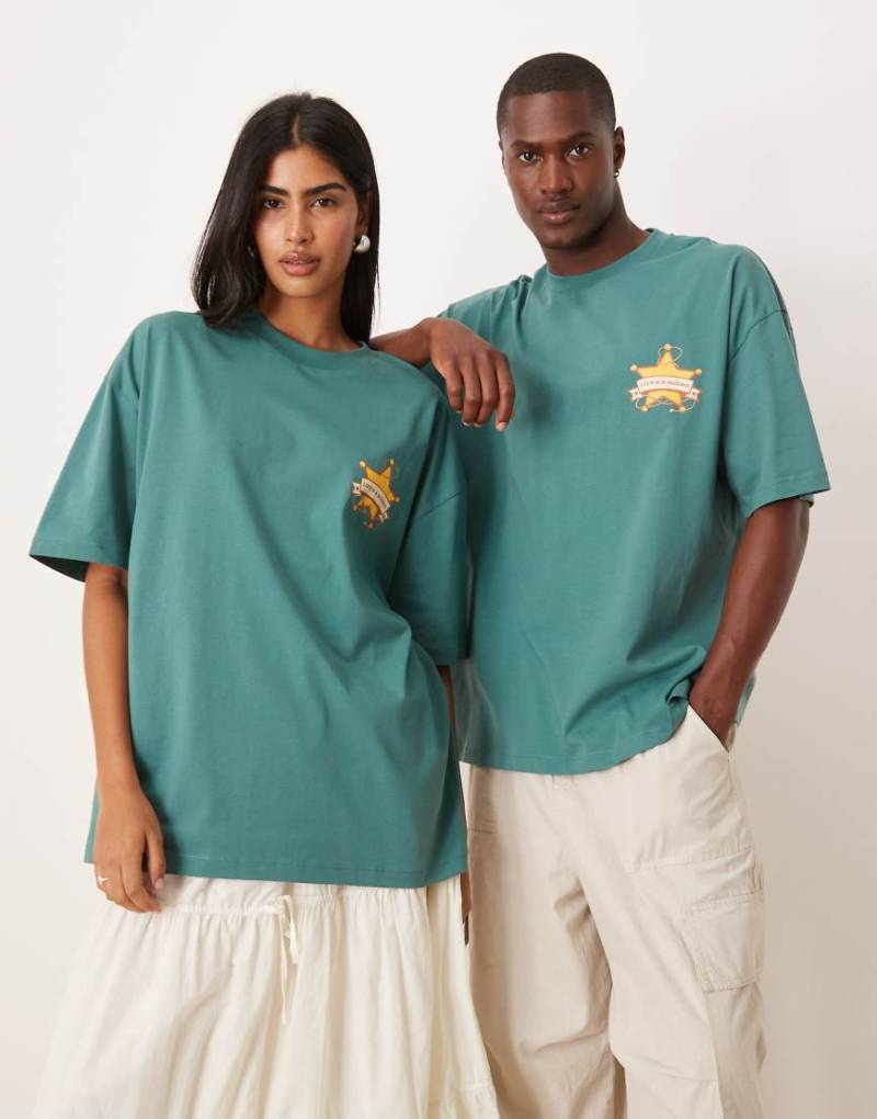 ASOS DESIGN - Disney Pixar - Unisex-T-Shirt in Grün mit Woody-Toy-Story-Prints und Oversize-Schnitt von ASOS DESIGN