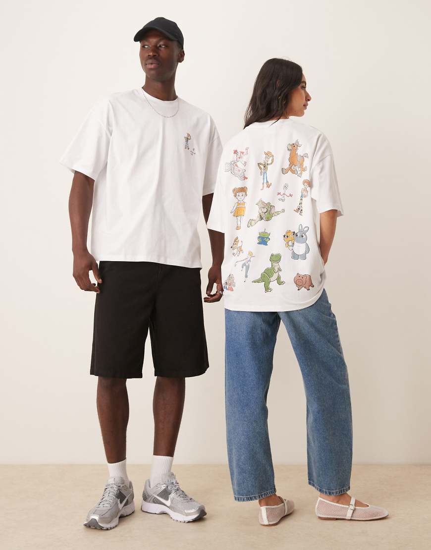 ASOS DESIGN - Disney Pixar - Unisex-T-Shirt in Weiß mit Toy Story-Figuren und Oversize-Passform von ASOS DESIGN