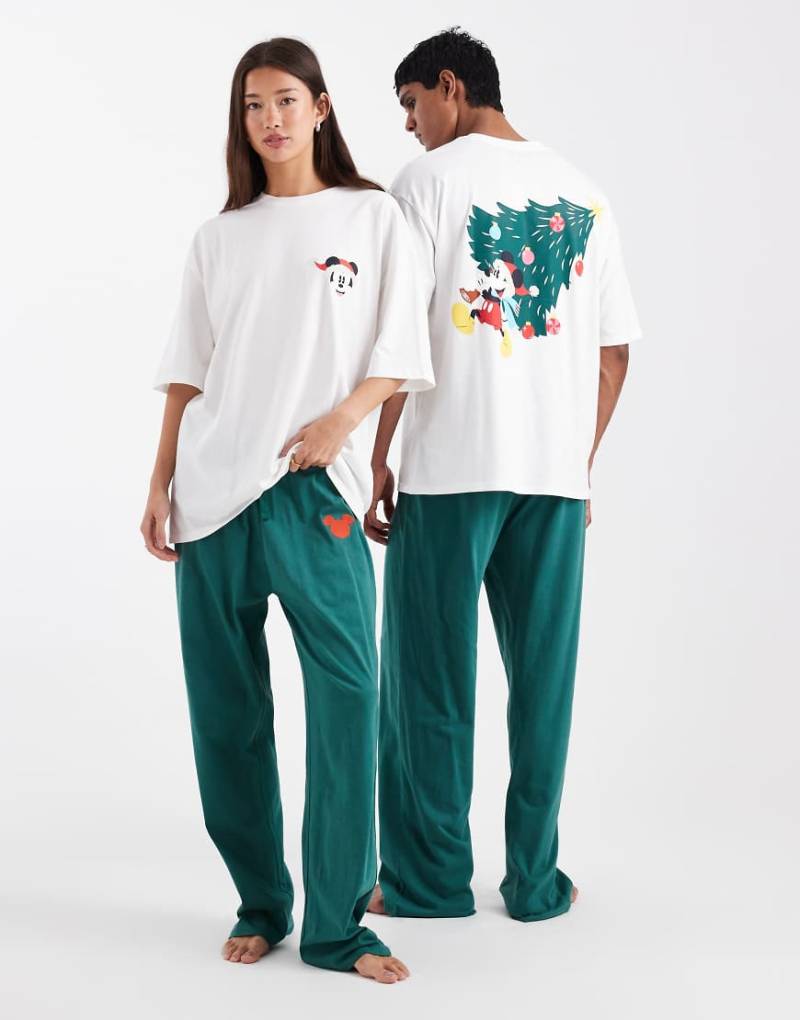 ASOS DESIGN - Disney - Pyjama-Set in Grün mit weihnachtlichem Micky-Maus-Print von ASOS DESIGN