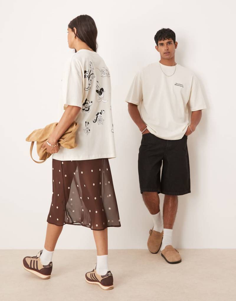 ASOS DESIGN - Disney - Unisex-T-Shirt in Ecru mit „Mickey Mouse"-Print und Oversize-Schnitt-Neutral von ASOS DESIGN