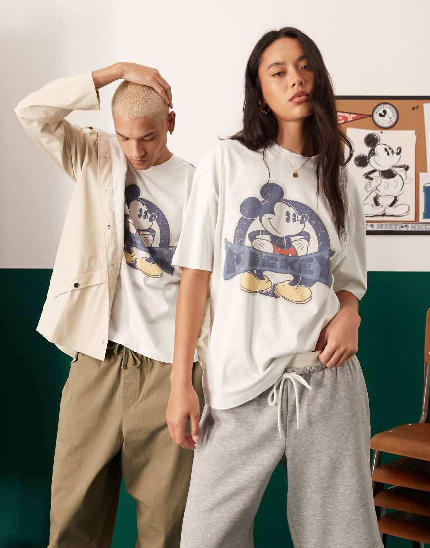 ASOS DESIGN - Disney - Unisex-T-Shirt in Weiß mit „Mickey Mouse"-Print und Oversize-Schnitt ASOS DESIGN - Disney - Unisex-T-Shirt in Weiß mit „Mickey Mouse"-Print und Oversize-Schnitt von ASOS DESIGN