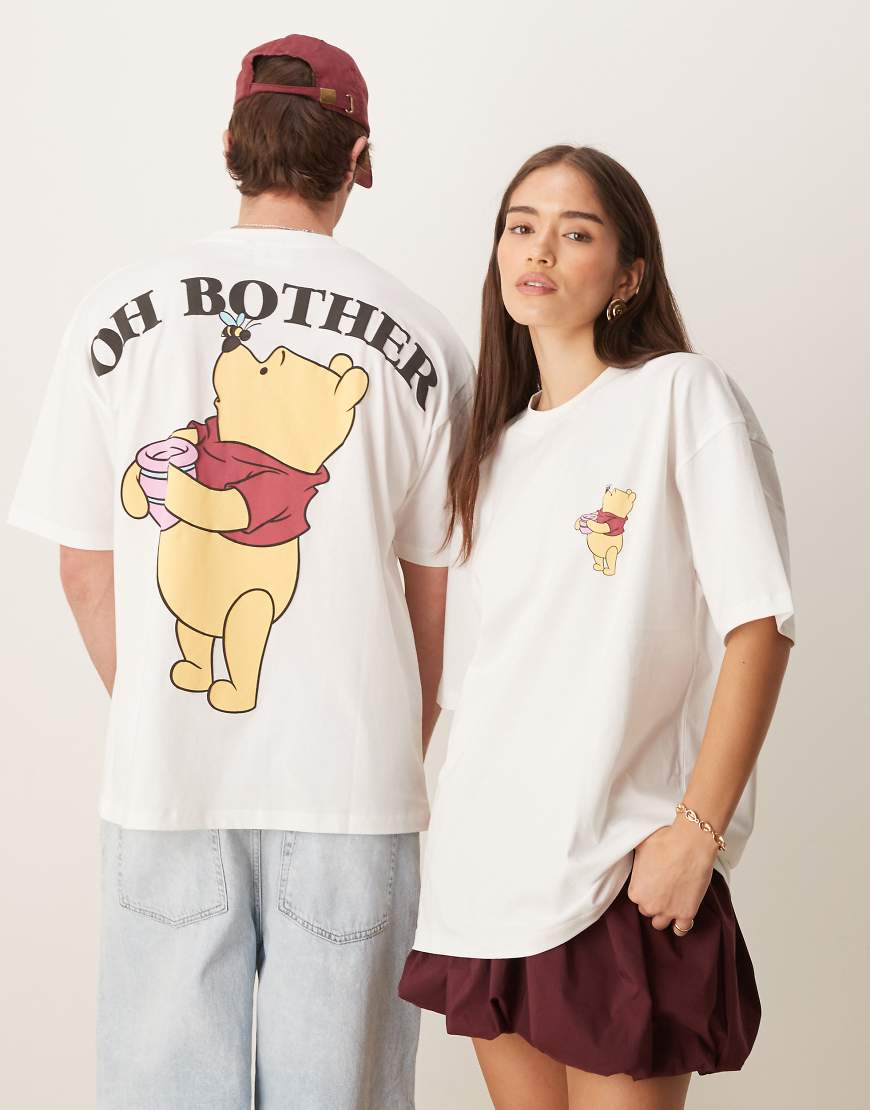 ASOS DESIGN - Disney - Unisex-T-Shirt in Weiß mit Oversize-Passform und Pu der Bär-Grafikprints ASOS DESIGN - Disney - Unisex-T-Shirt in Weiß mit Oversize-Passform und Pu der Bär-Grafikprints von ASOS DESIGN