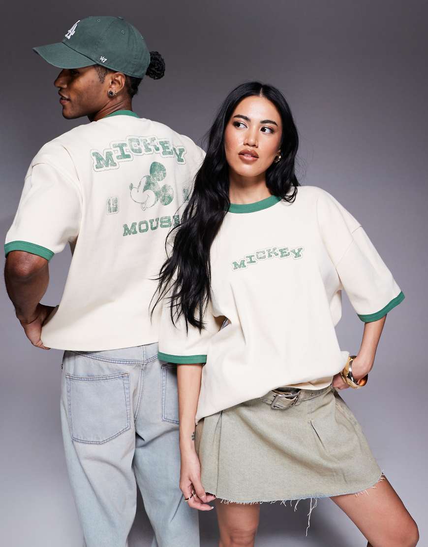 ASOS DESIGN - Disney - Unisex-T-Shirt mit kastigem Schnitt und „Mickey Mouse"-Print in Elfenbein-Weiß von ASOS DESIGN