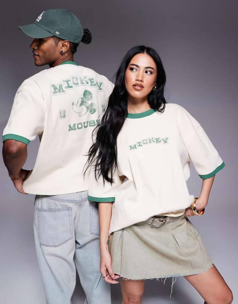 ASOS DESIGN - Disney - Unisex-T-Shirt mit kastigem Schnitt und „Mickey Mouse"-Print in Elfenbein-Weiß von ASOS DESIGN