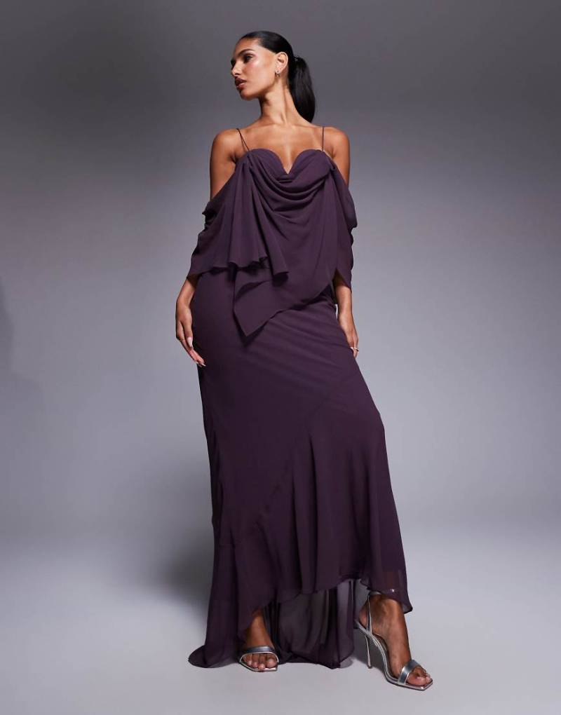ASOS DESIGN - Doppellagiges, asymmetrisches Maxikleid in Pflaume aus Chiffon mit drapiertem Körbchen-Detail-Lila von ASOS DESIGN