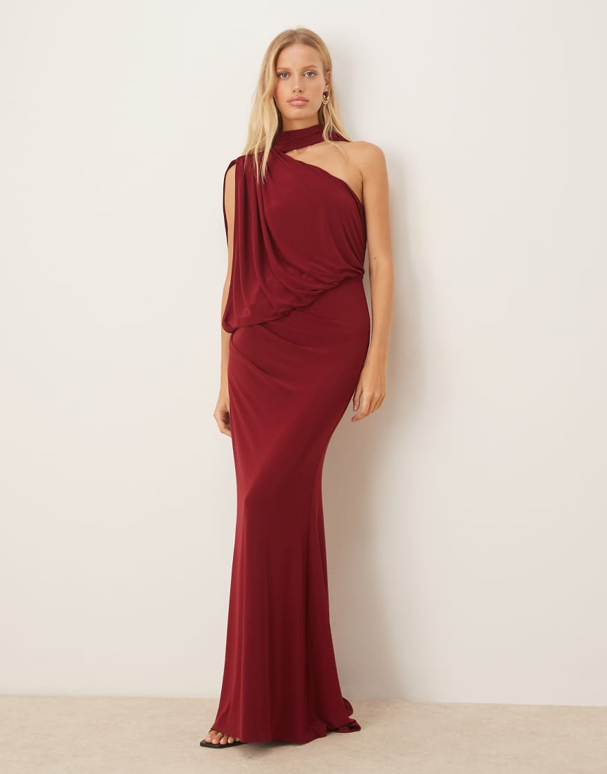 ASOS DESIGN - Drapiertes Maxikleid in Weinrot mit Cape-Detail und One-Shoulder-Träger ASOS DESIGN - Drapiertes Maxikleid in Weinrot mit Cape-Detail und One-Shoulder-Träger von ASOS DESIGN