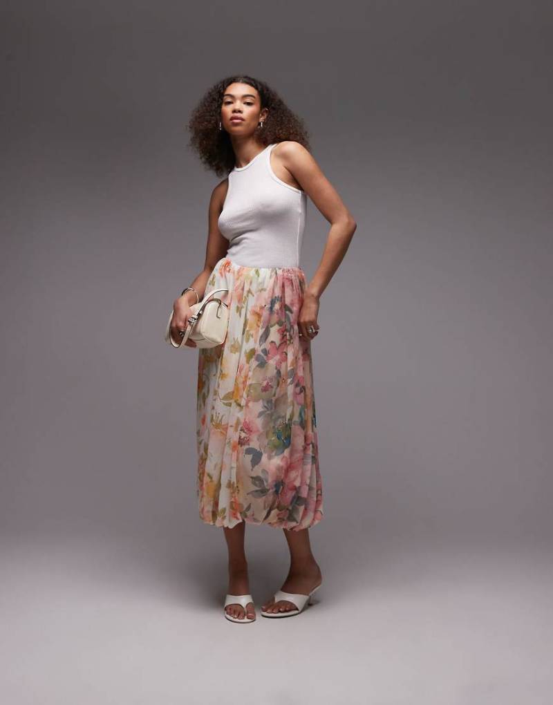 ASOS DESIGN - Drapiertes Maxikleid mit Blumenmuster und gespleißtem Design-Bunt von ASOS DESIGN