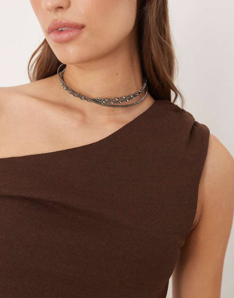ASOS DESIGN - Dreireihige Choker-Halskette mit Kunstkristallen-Silber von ASOS DESIGN