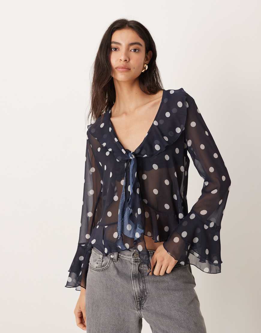 ASOS DESIGN - Durchscheinende Bluse mit Rüschen-Bunt ASOS DESIGN - Durchscheinende Bluse mit Rüschen-Bunt von ASOS DESIGN
