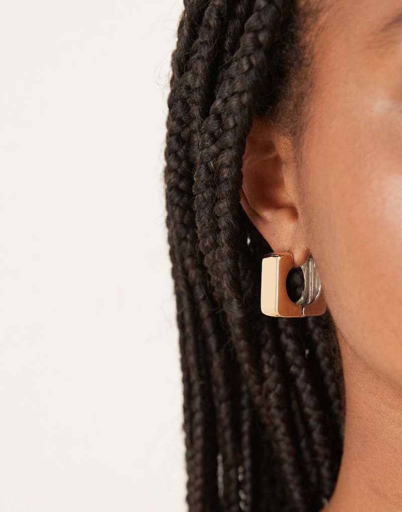 ASOS DESIGN - Eckige, klobige Creolen in Gold- und Silber-Optik-Bunt von ASOS DESIGN