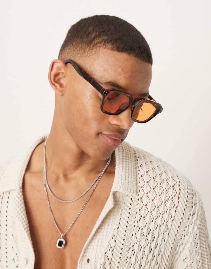 ASOS DESIGN - Eckige Sonnenbrille mit klobigem Gestell in Schildpattoptik und bernsteinfarben getönten Gläsern-Braun von ASOS DESIGN