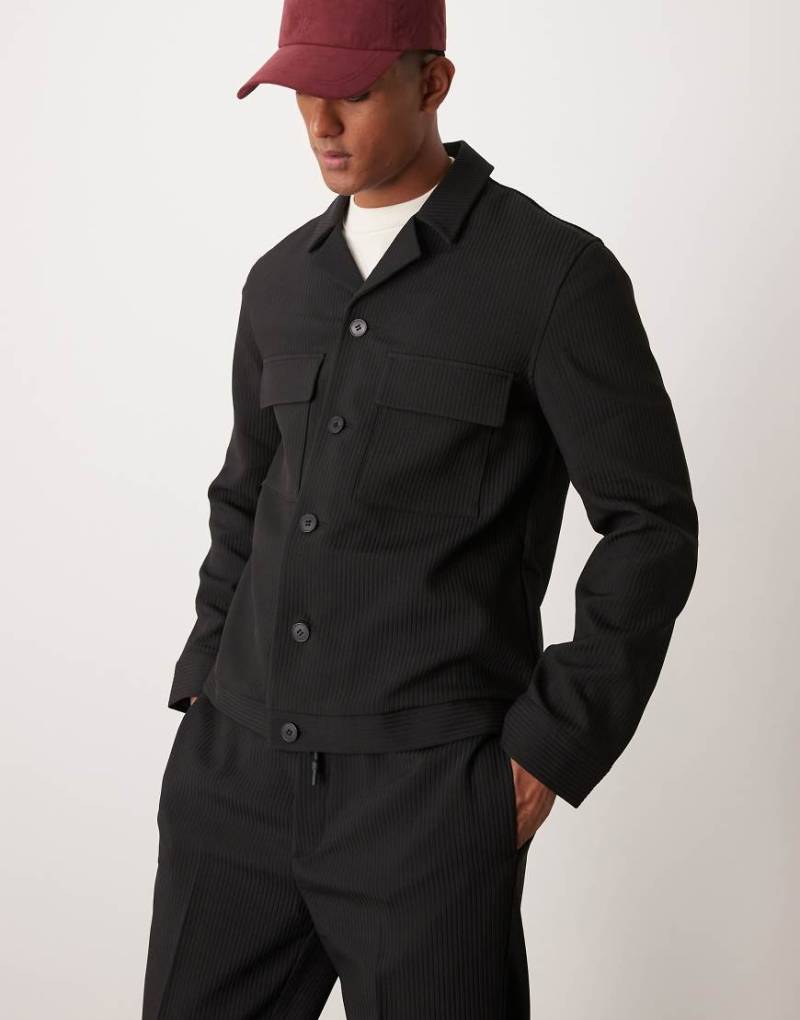ASOS DESIGN - Elegante, gerippte Hemdjacke in Schwarz, Kombiteil ASOS DESIGN - Elegante, gerippte Hemdjacke in Schwarz, Kombiteil von ASOS DESIGN