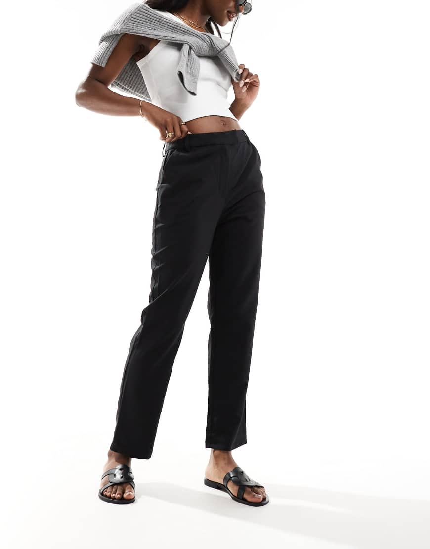 ASOS DESIGN - Elegante, knöchellange Hose in Schwarz mit geradem, schmalem Schnitt von ASOS DESIGN
