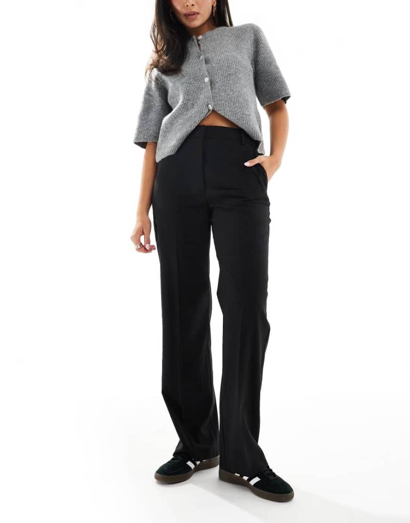 ASOS DESIGN - Elegante, schmal geschnittene Hose in Schwarz mit geradem Schnitt von ASOS DESIGN