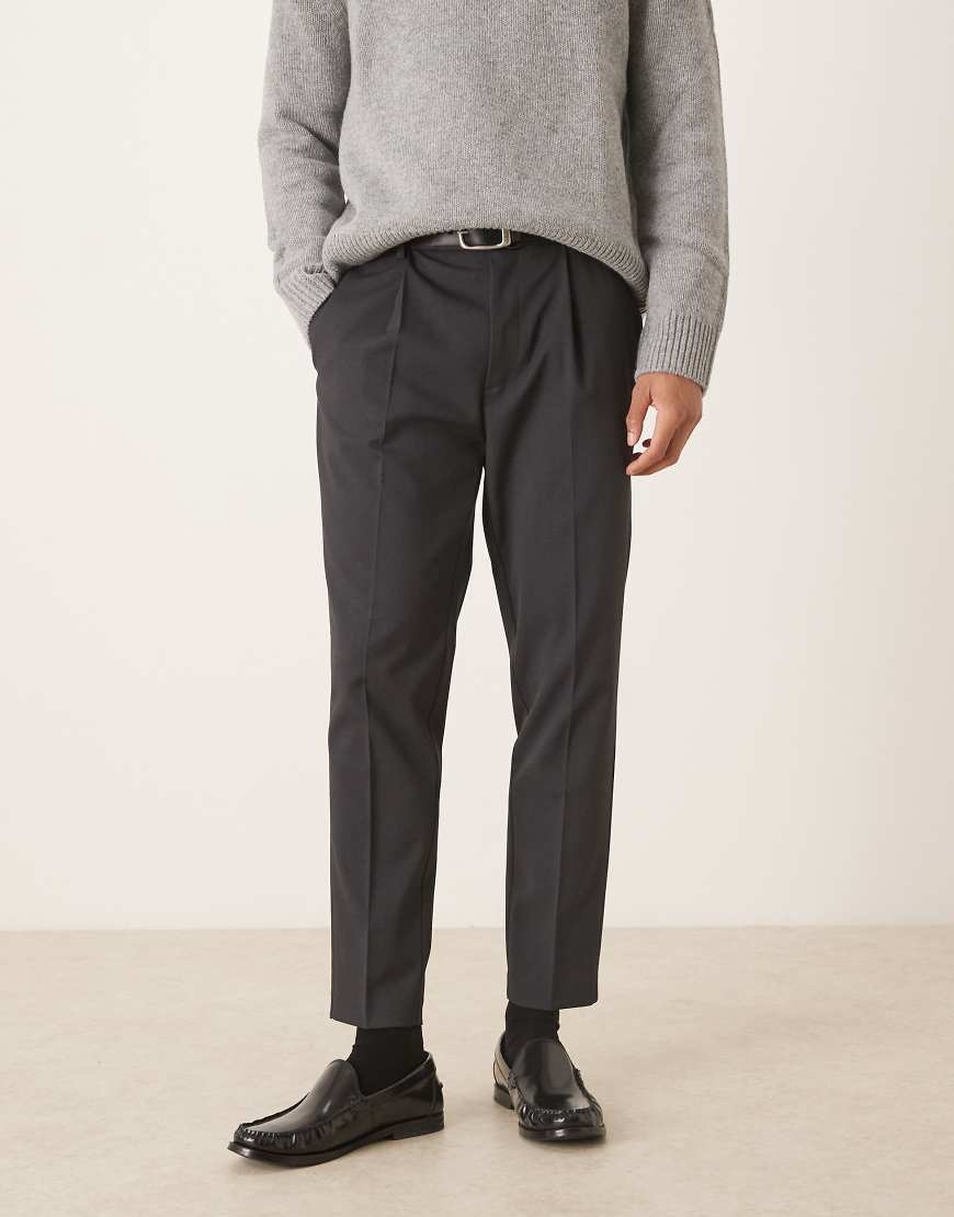 ASOS DESIGN - Elegante, schmal zulaufende Chino-Hose in Anthrazit-Grau von ASOS DESIGN