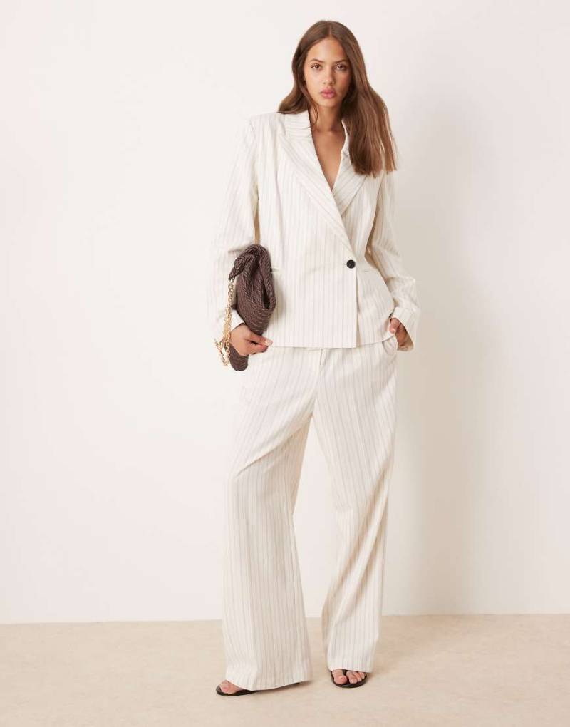 ASOS DESIGN - Elegante, schmal zulaufende Leinenhose mit Elastischem Bund und Streifen-Weiß von ASOS DESIGN