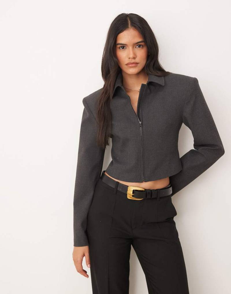 ASOS DESIGN - Elegante, taillierte Cropped-Jacke in Anthrazit mit durchgehendem Reißverschluss, Kombiteil-Grau von ASOS DESIGN