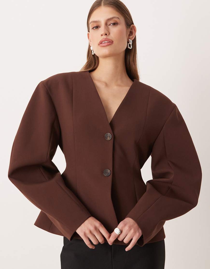 ASOS DESIGN - Elegante, taillierte Jacke in Schokobraun mit Kokonärmeln-Brown von ASOS DESIGN