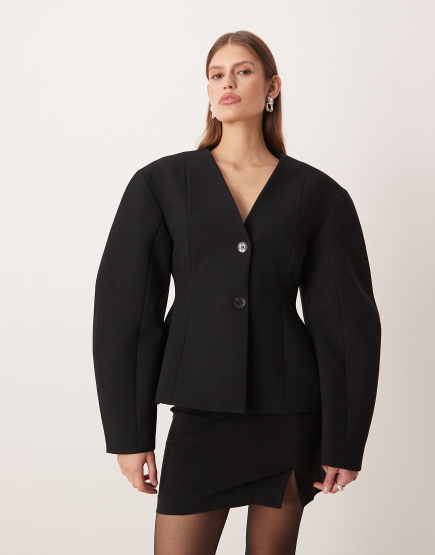 ASOS DESIGN - Elegante, taillierte Jacke in Schwarz mit Kokonärmeln von ASOS DESIGN