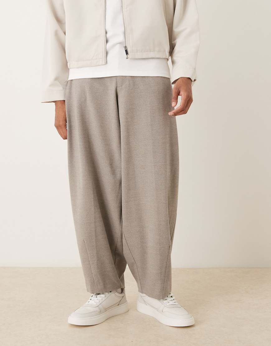ASOS DESIGN - Elegante Barrel-Hose aus Flanell in Steinbeige mit weitem Bein-Neutral von ASOS DESIGN