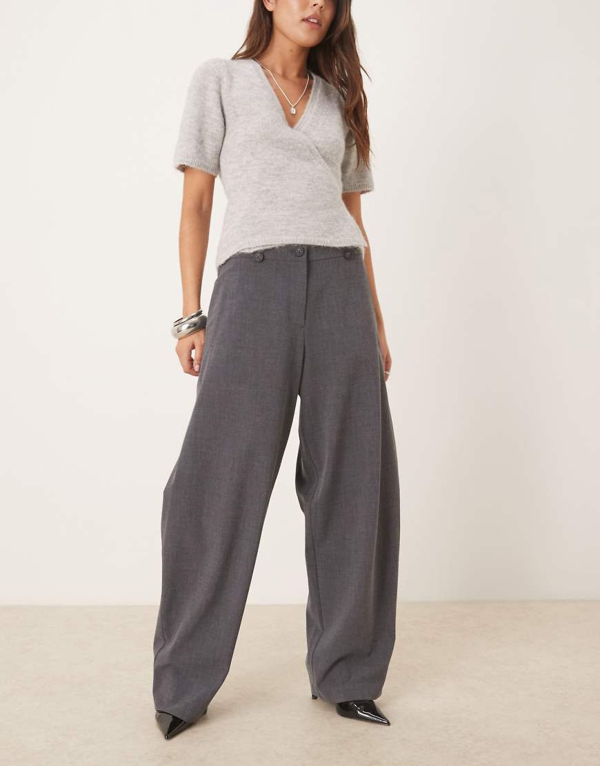 ASOS DESIGN - Elegante Barrel-Hose in Anthrazit mit Multiway-Design-Grau von ASOS DESIGN