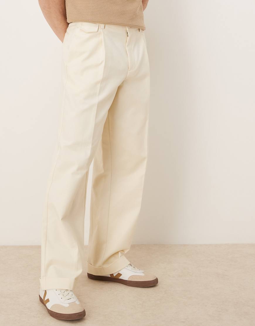 ASOS DESIGN - Elegante Baumwoll-Chinohose in Weiß mit weitem Bein und Bügelfalte vorne von ASOS DESIGN