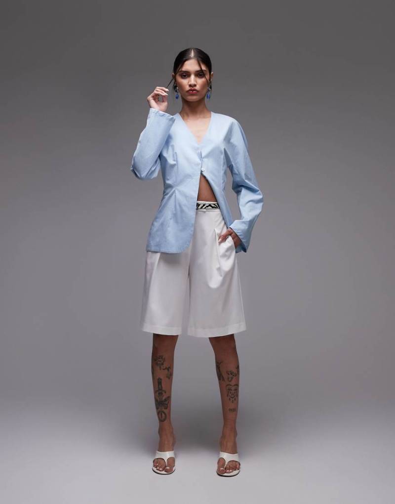 ASOS DESIGN - Elegante Bermuda-Shorts in Weiß mit weitem Bein ASOS DESIGN - Elegante Bermuda-Shorts in Weiß mit weitem Bein von ASOS DESIGN