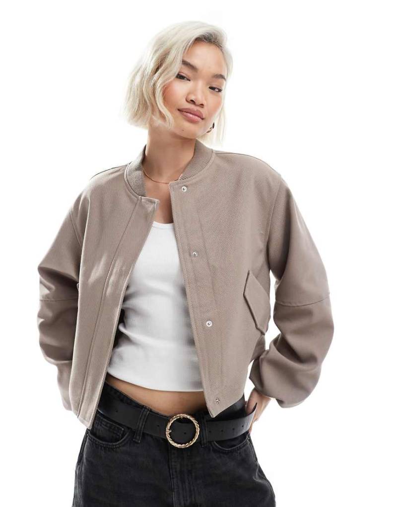 ASOS DESIGN - Elegante Bomberjacke in Pilzbraun-Marineblau von ASOS DESIGN