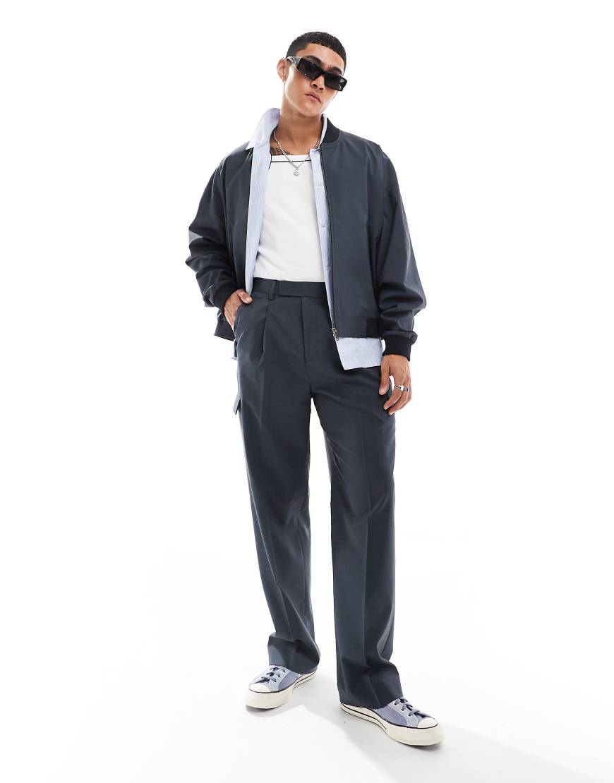 ASOS DESIGN - Elegante Cargohose in Grau mit weitem Schnitt und Taschendetails, Kombiteil von ASOS DESIGN