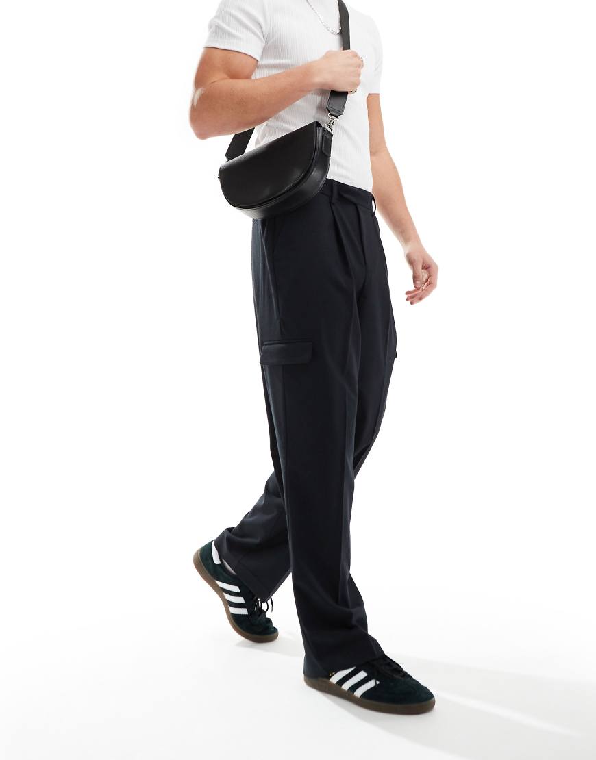 ASOS DESIGN - Elegante Cargohose in Schwarz mit weitem Schnitt von ASOS DESIGN