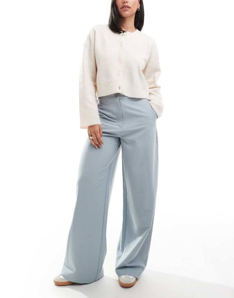 ASOS DESIGN - Elegante Hose in Blau mit lockerem, geradem Schnitt von ASOS DESIGN